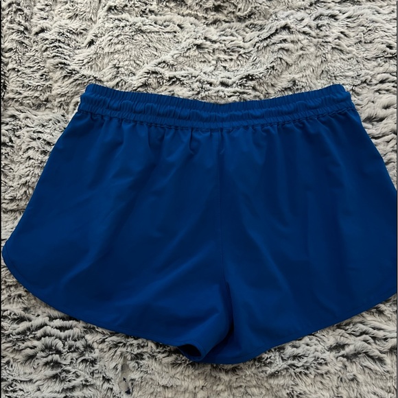 Aritzia athletic shorts - Picture 2 of 2
